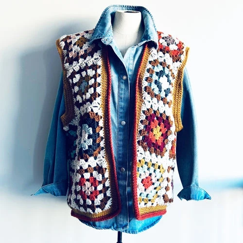 Load image into Gallery viewer, Granny Squares Vest | Linen + Gold